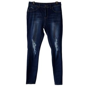 WOMEN'S DISTRESSED WANNABETTABUTT SKINNY JEANS